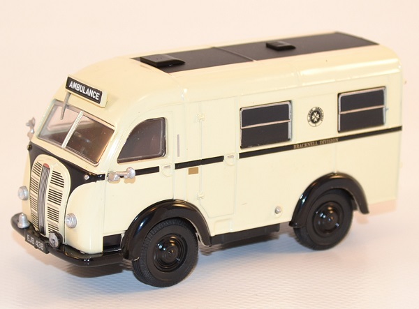 Autominiature01 com austin k8 welfarer ambulance 1 43 oxford 1