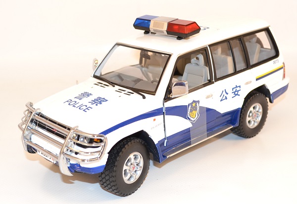 Mitsubishi Pajero 3.5 V6 1998 miniature Police 1/18 Sunstar