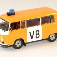 Barkas b1000 vb police tcheque 1975 ixo ist 1 43 autominiature01 1 