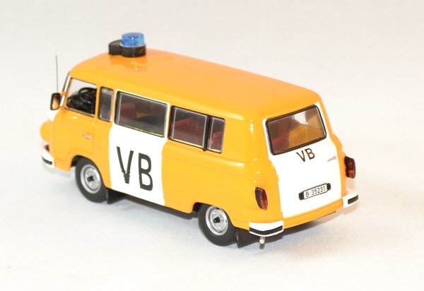 Barkas b1000 vb police tcheque 1975 ixo ist 1 43 autominiature01 2 