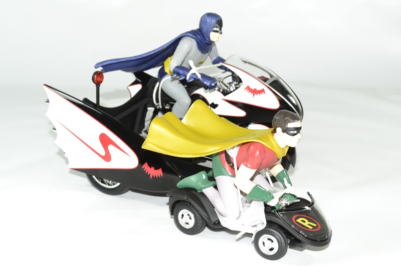 Batcycle batman robin annees 60 hotwheels 1 18 autominiature01 2