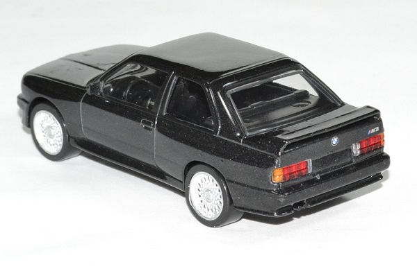 BMW M3 (E30) - Voiture miniature à l'échelle 1:43