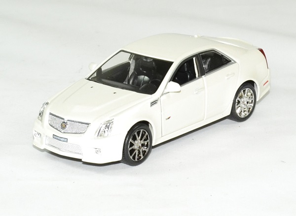 Cadillac cts v 2009 blanc 1 43 luxury autominiature01 1
