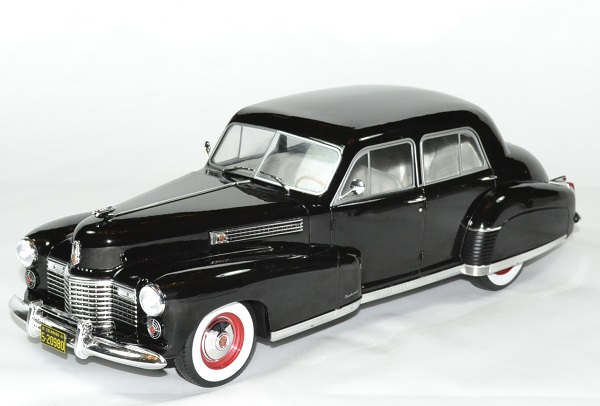 Cadillac fleetwood series 60 speciale 1 18 mdg autominiature01 1