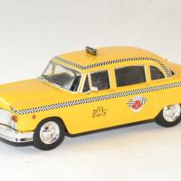 Checker whitebox marathon taxi 1963 ny autominiature01 1 