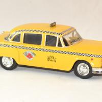 Checker whitebox marathon taxi 1963 ny autominiature01 3 