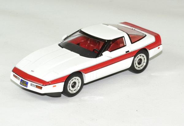 Chevrolet corvette c4 1984 a team fute face 1 43 greenlight autominiature01 1