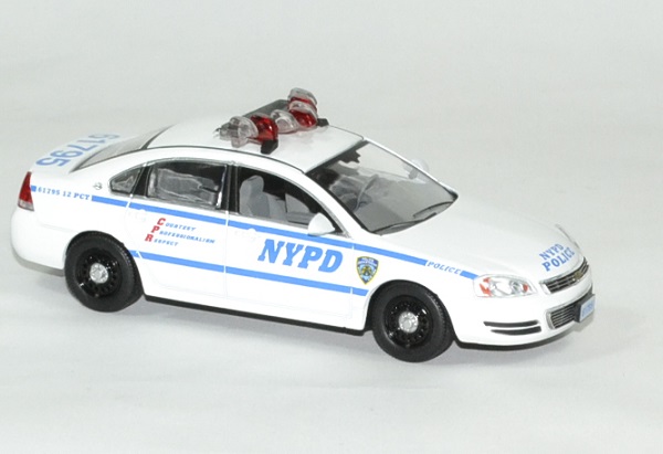 Chevrolet impala police blue bloods 1 43 greenlight autominiature01 3 