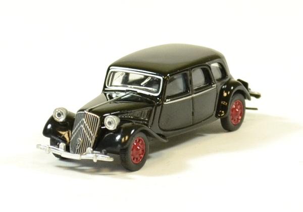 Citroen 15 6 noir 1939 norev 1 64 autominiature01 1 