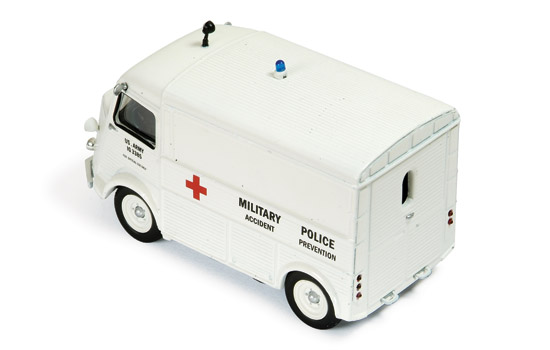 citroen-type-h-us-army-ambulance-1-43-ixo-clc211-autominiature01-3.jpg
