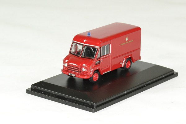 Commer walker london fire brigade 1 76 oxford autominiature01 1 
