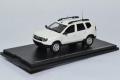 Dacia Duster blanc version CRS ou Secours en montagne ou gendarmerie ou équipe cynophile