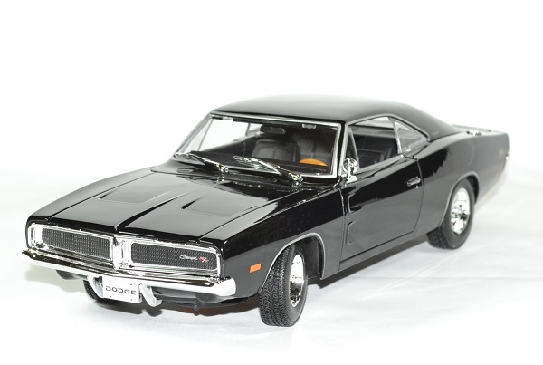 Dodge charger black 1969 maisto 1 18 autominiature01 1