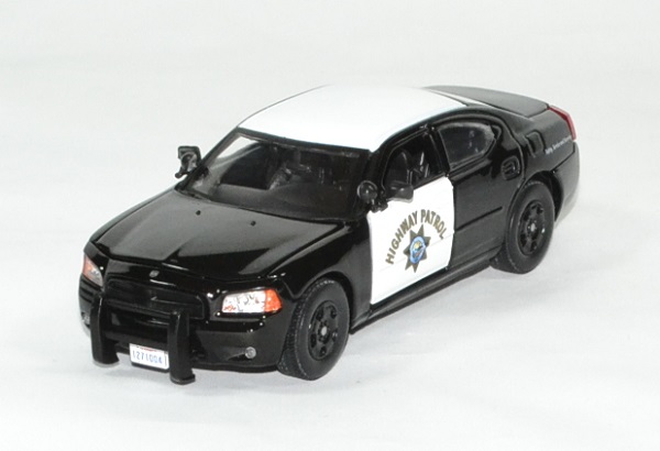 Dodge charger interceptor 1 43 police greenlight autominiature01 1 