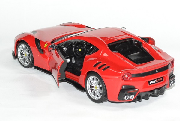 Ferrari f12 tdf 2016 rouge 1 24 bburago autominiature01 3 