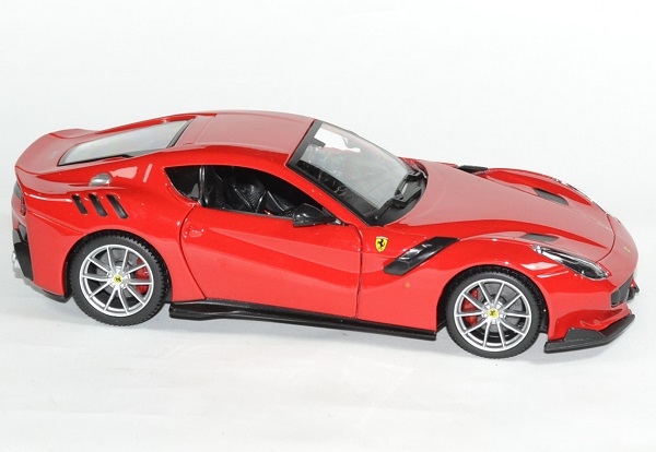 Ferrari f12 tdf 2016 rouge 1 24 bburago autominiature01 4 