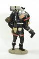 Figurine Sapeur Pompier Sauveteur portant un Sapeur Pompier avec ARI