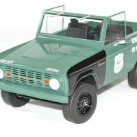 Ford bronco police 1967 nypd 1 18 greenlight autominiature01 1 
