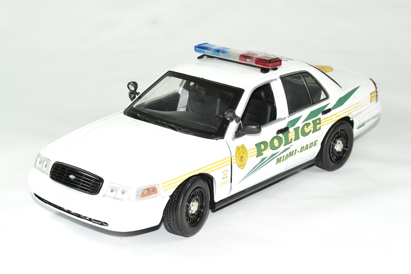 Ford criown victoria police 2003 les experts serie 43 greenlight autominiature01 1
