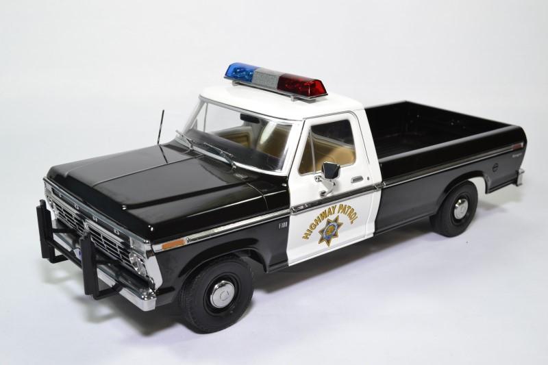 Ford f100 pick up police autoroute 1 18 1975 greenlight 13550 autominiature01 1 