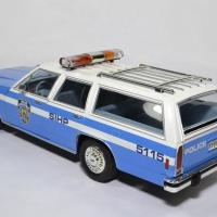 Ford ltd break nypd 1988 1 18 greenlight 19062 autominiature01 2 