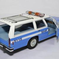 Ford ltd break nypd 1988 1 18 greenlight 19062 autominiature01 4 