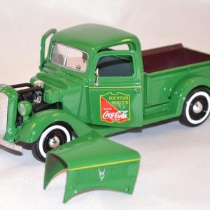 Ford pick up 1937 Coca Cola vert