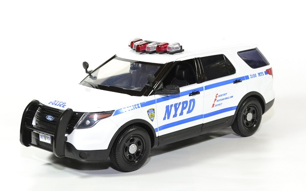 Ford police interceptor new york nypd 1 18 2015 greenlight autominiature01 1