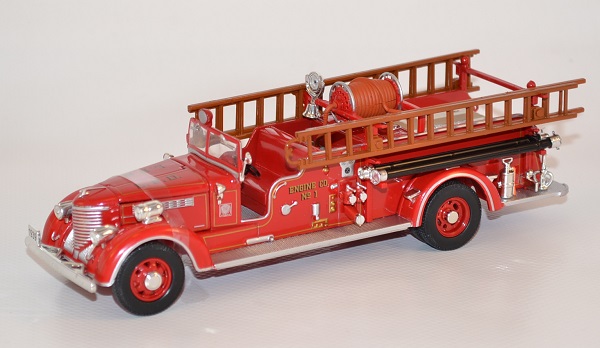 Fourgon packard pompier americain lynn fire dpt 1939 1 autominiature01 com 1 1