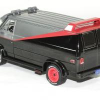 Gmc vendura 1983 a team barracuda 1 24 greenlight autominiature01 2 