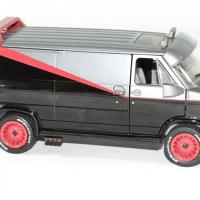 Gmc vendura 1983 a team barracuda 1 24 greenlight autominiature01 3 