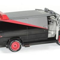 Gmc vendura 1983 a team barracuda 1 24 greenlight autominiature01 4 