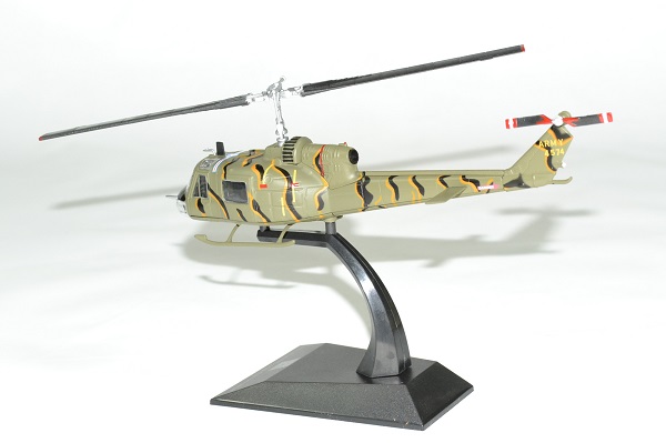 Helicoptere bell uh18 huey 1964 vietnam 1 72 solido autominiature01 2 