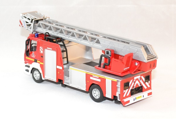 Iveco magirus 150e echelle pompier 1 50 bburago autominiature01 2 