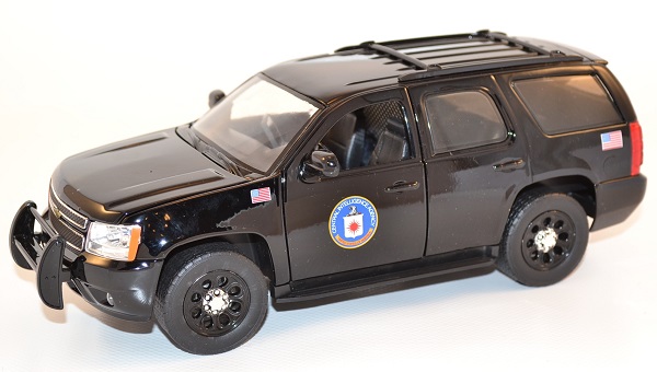 jada-toys-1-24-chevrolet-chevy-tahoe-cia-presidential-escort-autominiature01-7-2.jpg
