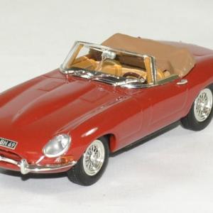 Jaguar type E cabriolet rouge 1961