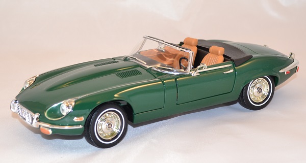 Jaguar type e 1971 verte yatming 1 18 autominiature01 1 