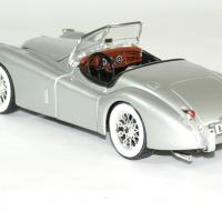 Jaguar xk 120 roadster 1951 argent 1 24 bburago autominiature01 2 