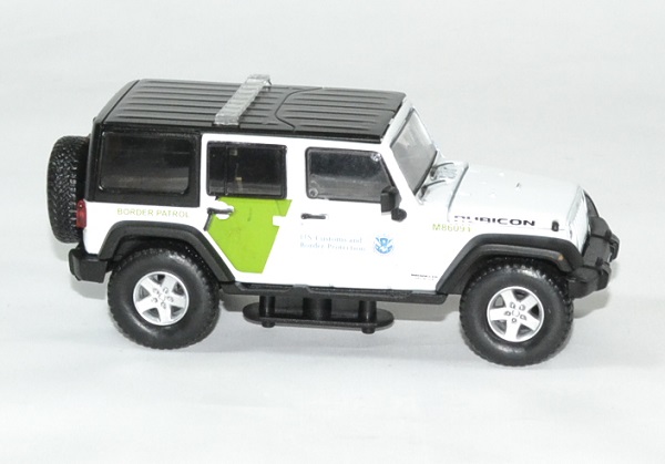 Jeep wrangler police douane 1 43 greenlight autominiature01 3 