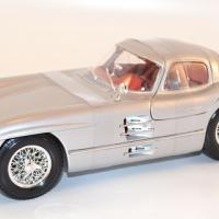 maisto-1-18-mercedes-300-slr-coupe-grise-silver-autominiature01-com-7-2.jpg