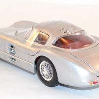 maisto-1-18-mercedes-300-slr-coupe-grise-silver-autominiature01-com-9.jpg