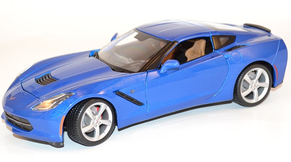 maisto-chevrolet-corvette-stingray-modele-2014-1-18-autominiature01-1.jpg