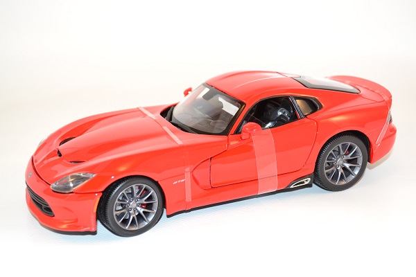 maisto-dodge-viper-gts-srt-2013-red-1-18-autominiature01-com-1-2.jpg