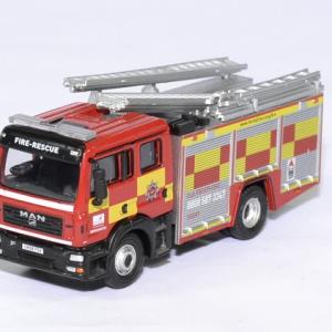 Man echelle pompier firetruck of hertfordshire