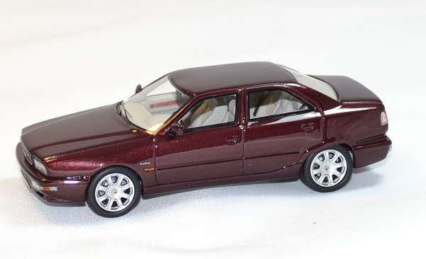 Maserati quattroporte IV rouge miniature neo 1/43