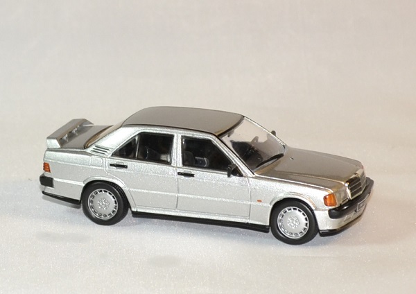 Mercedes 190 2 3 1988 whitebox 1988 1 43 wht246 autominiature01 3 