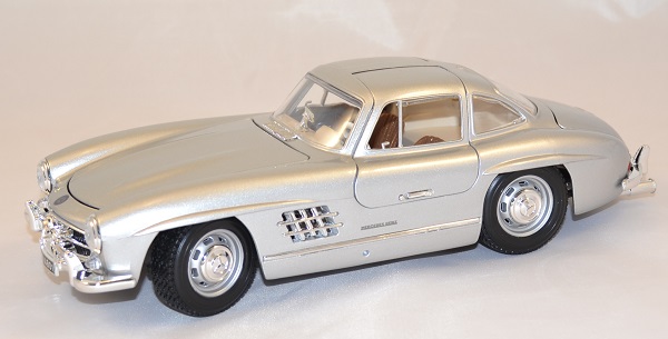 Mercedes benz 300sl 1954 1 18 bburago www autominiature01 com 1