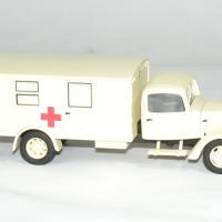 Mercedes benz l3000 croix rouge ambulance 1 43 premium autominiature01 3 