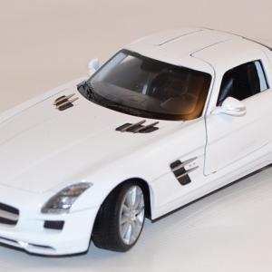 Mercedes SLS AMG  blanche