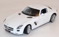 Mercedes SLS AMG blanche au 1/24 miniature Welly Wel24025wwe